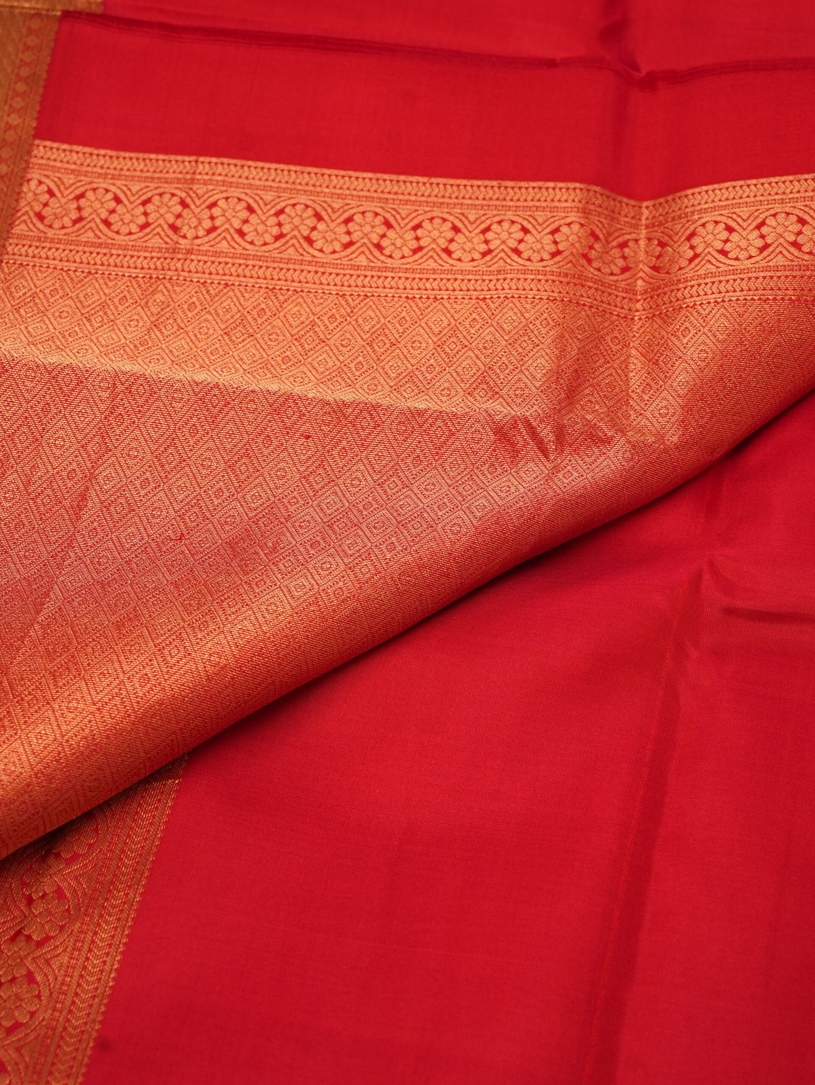 Vibrant Red Pure Kanchipuram Silk Saree - Image 2