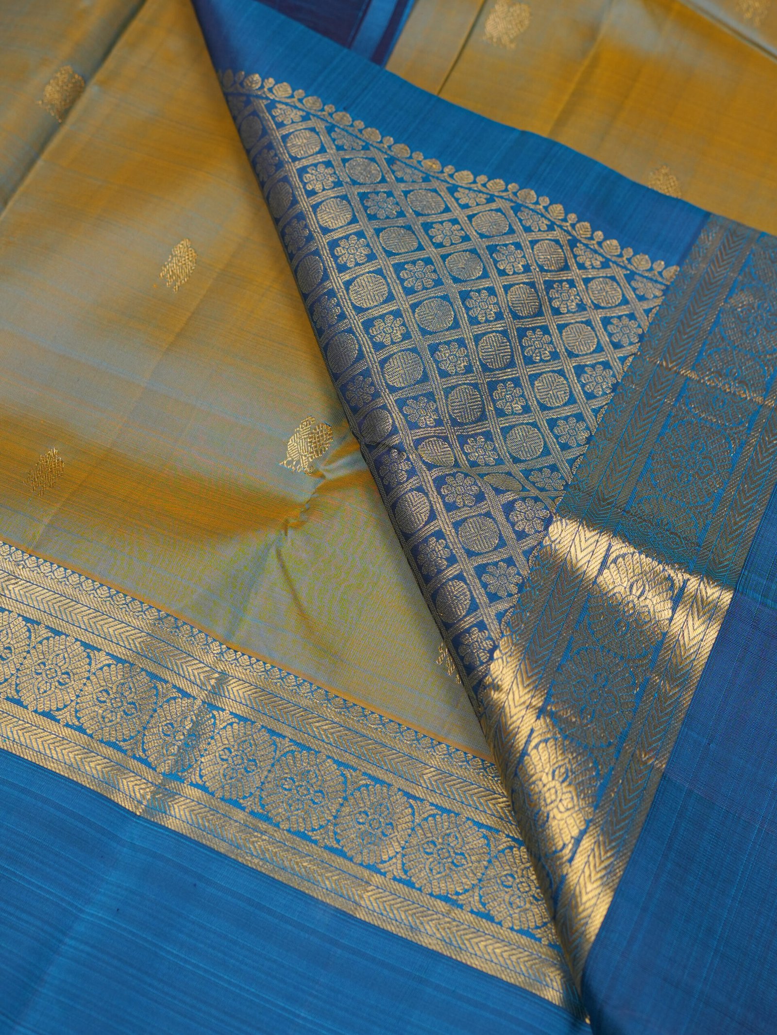 Dusty Beige Pure Kanchipuram Silk Saree - Image 2