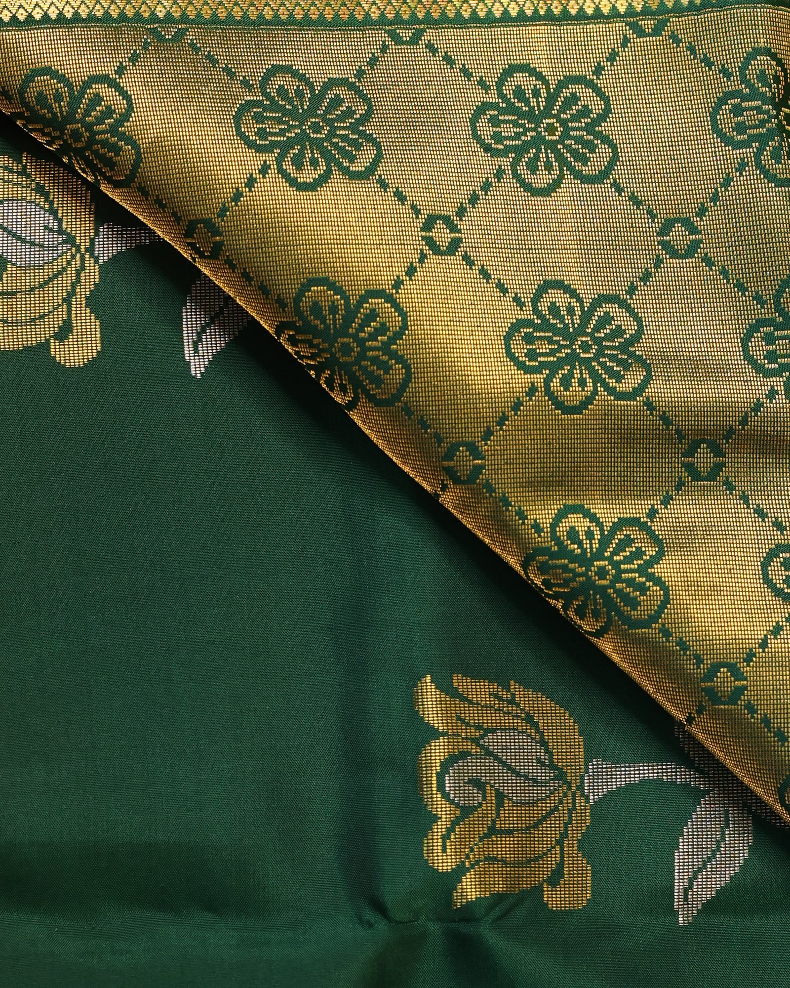 Emerald Green Pure Silk Saree - Image 3