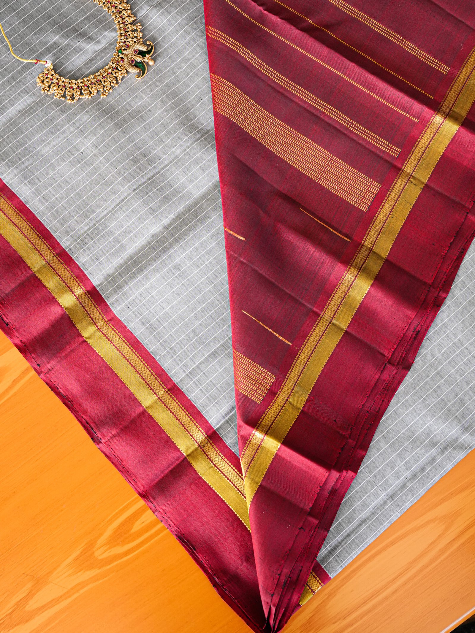 Elegant Silver Grey Silk Saree - Image 3