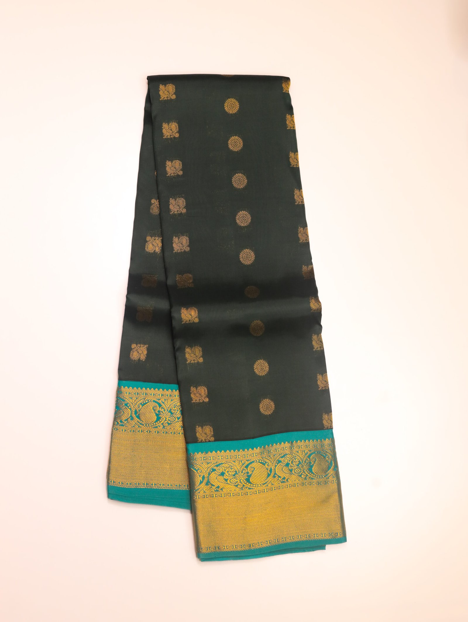 Black Green Pure Kanchipuram Saree - Image 3
