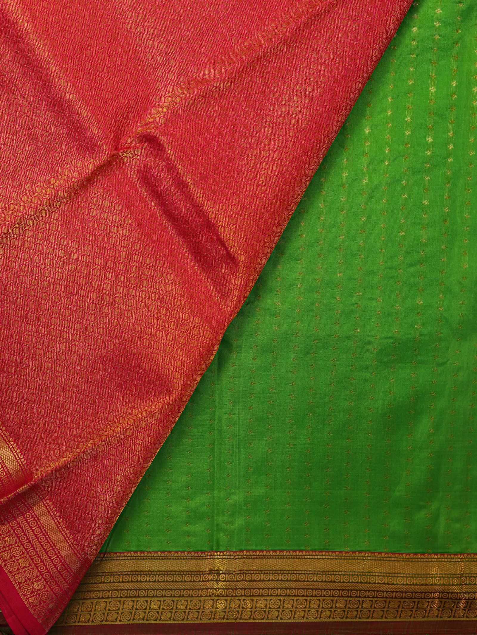 Parrot Green Pure Kanchipuram Saree - Image 2