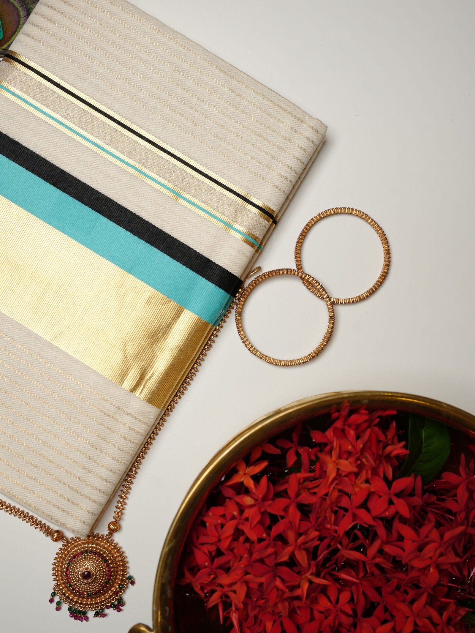 Turquoise Blue & Black Golden Kasavu Pure Handloom Set Saree - Image 2
