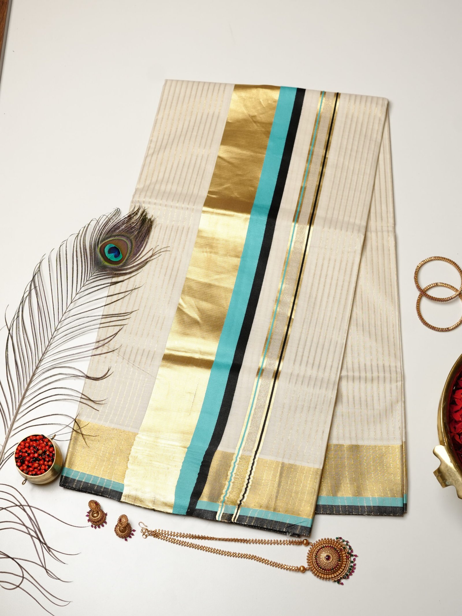 Turquoise Blue & Black Golden Kasavu Pure Handloom Set Saree - Image 4