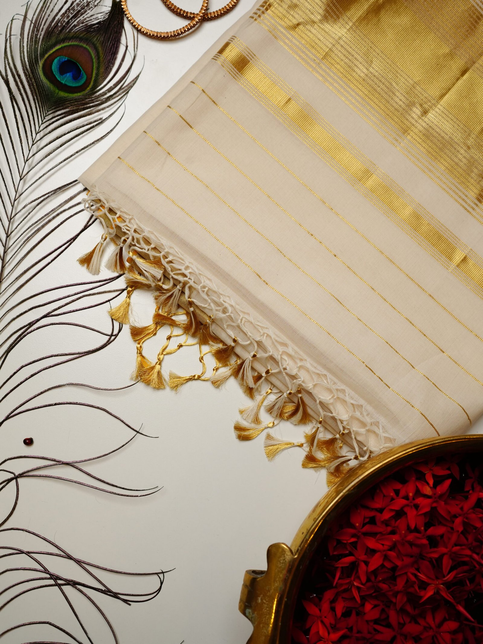 Classic Golden Kasavu Pure Handloom Set Saree - Image 2