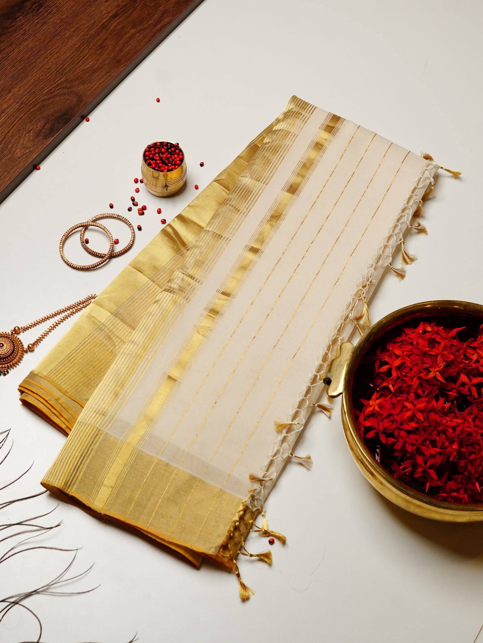 Classic Golden Kasavu Pure Handloom Set Saree - Image 4