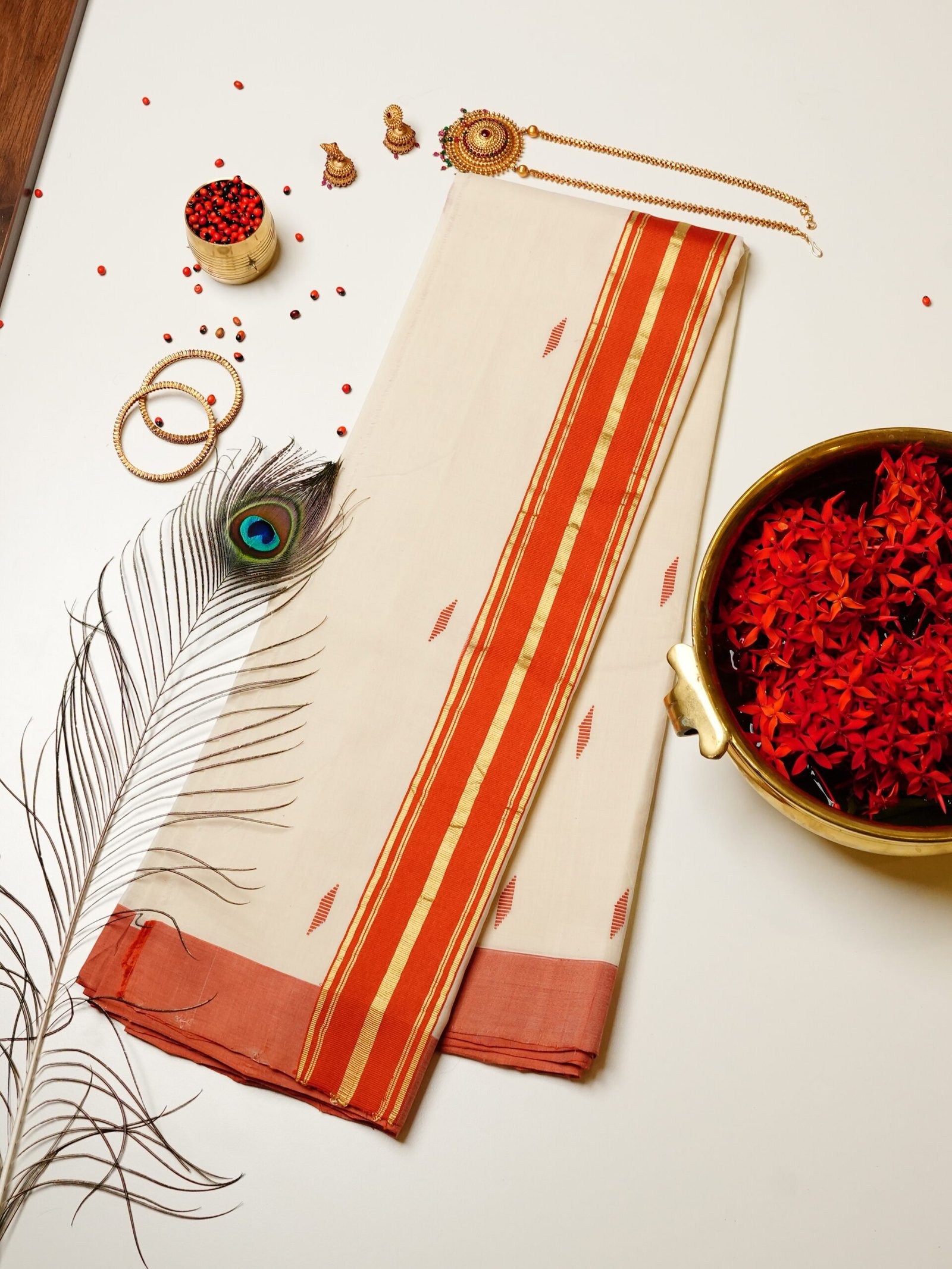 Red Motif Pure Handloom Set Saree - Image 2