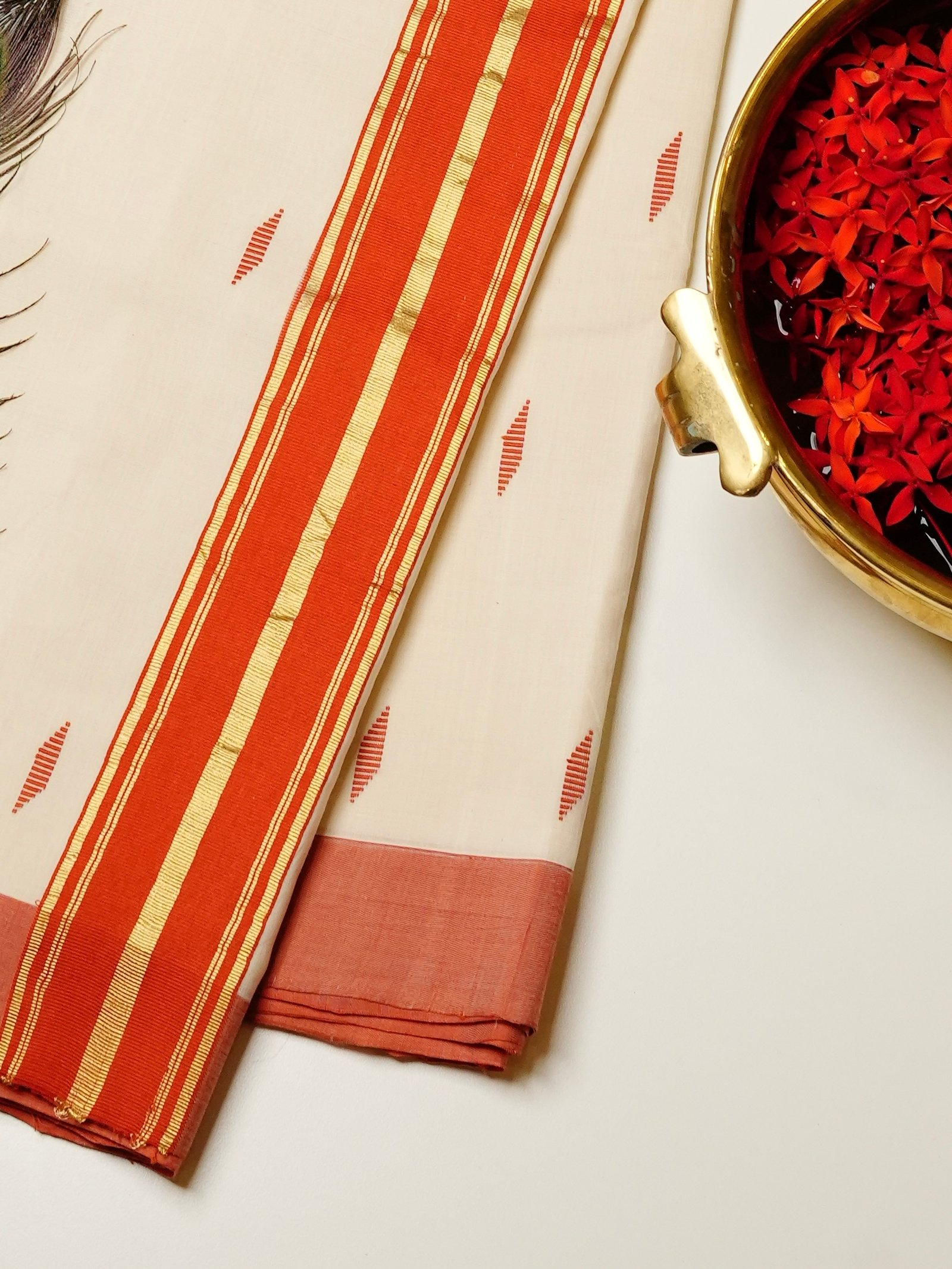 Red Motif Pure Handloom Set Saree - Image 4
